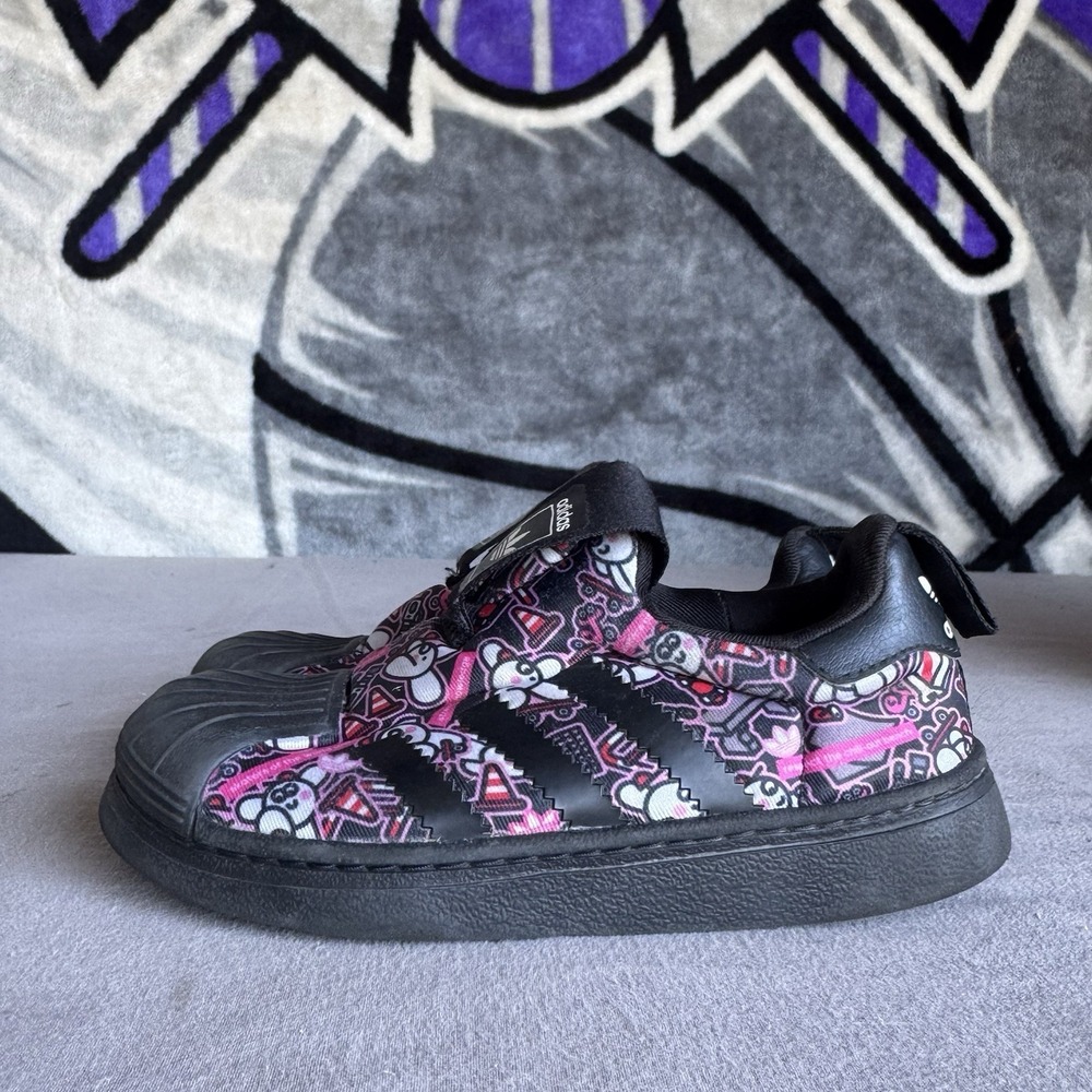 Size 10.5c - adidas Superstar Kids Youth James Jarvis Core Black Cloud White‎